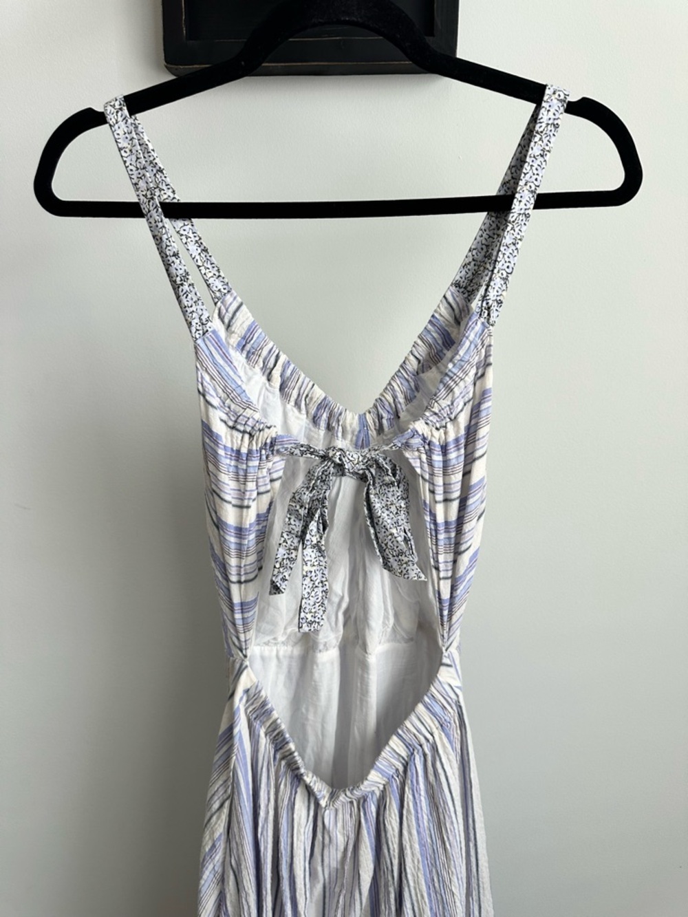 La Vie Rebecca Taylor Blue & White Striped Midi Dress | V-Neck Flowy Sundress - Picture 8 of 16
